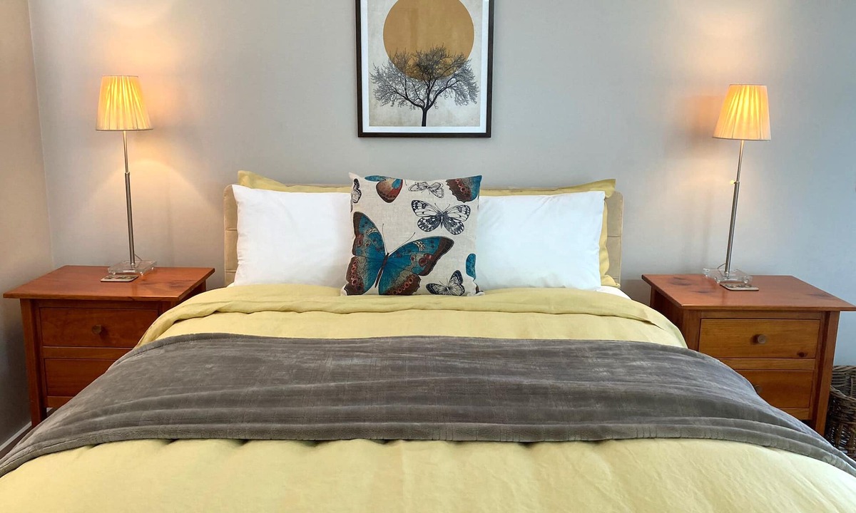 Woodend Apartment | Bella Loft: A studio apartment in the heart of Woodend.