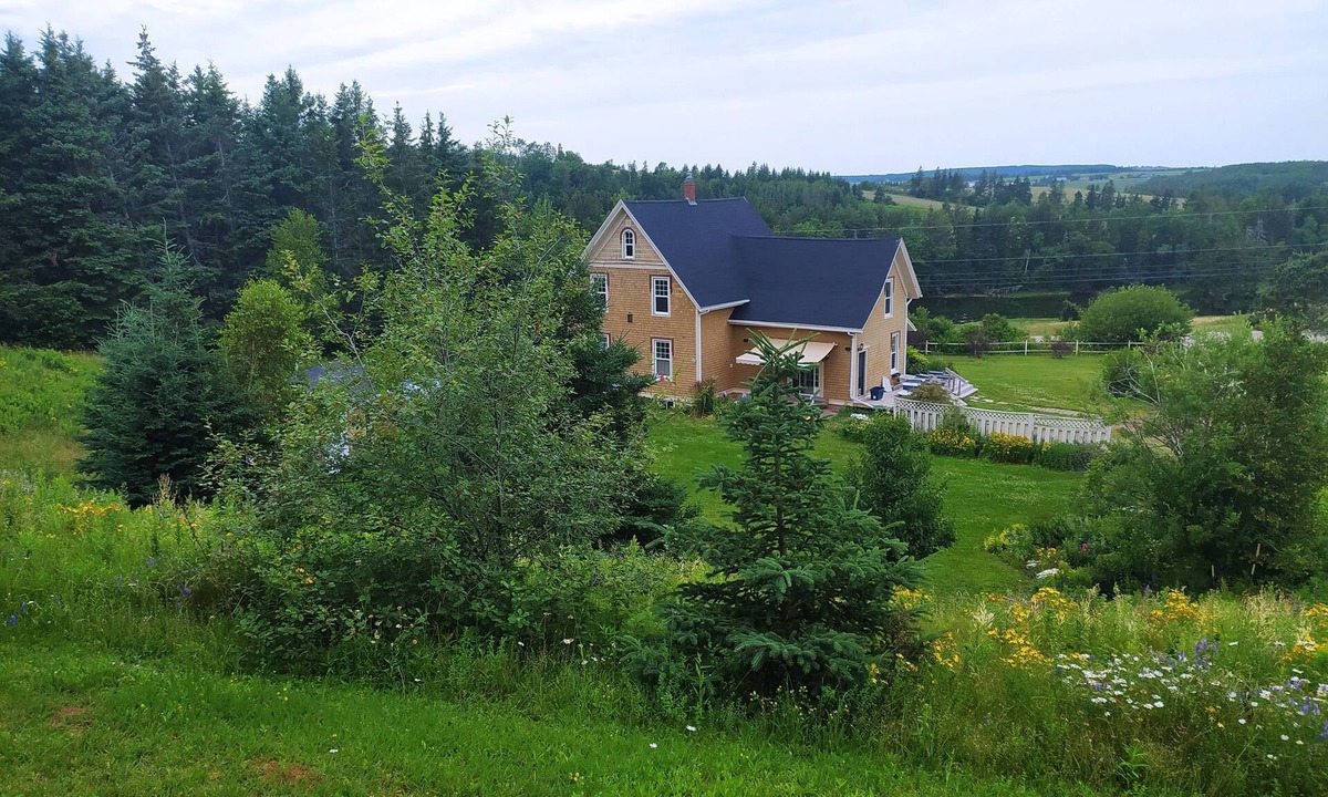 New London House | "Clinton Hills Summer House" 2023 Tourism PEI license nbr:40000015