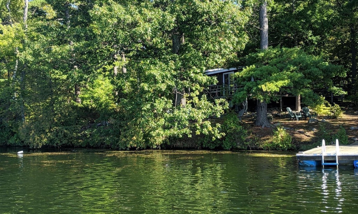 Newboro Cottage | Cozy Cottage available on quiet island surrounded by beautiful lake & fishing!