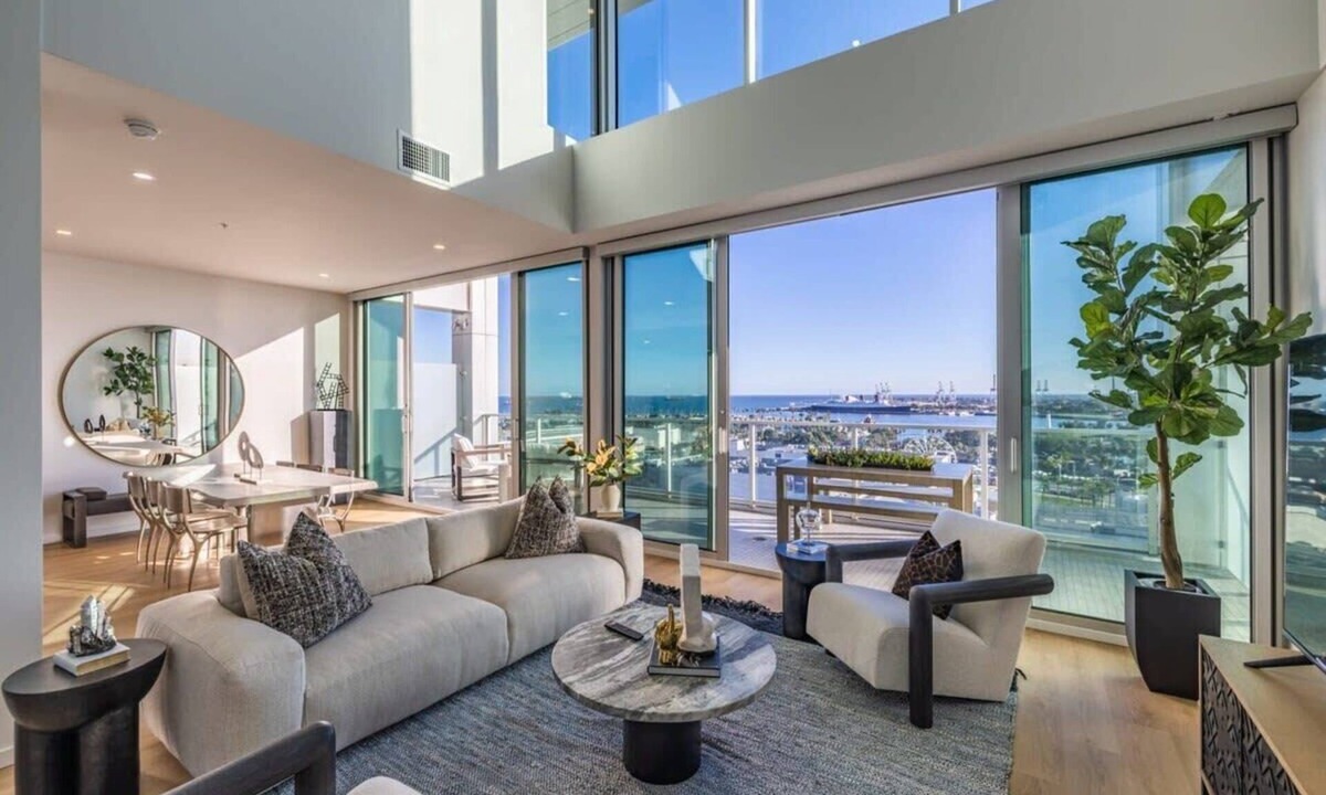 Waterfront Apartment | @ Marbella Lane - Luxurious 3BR Penthouse