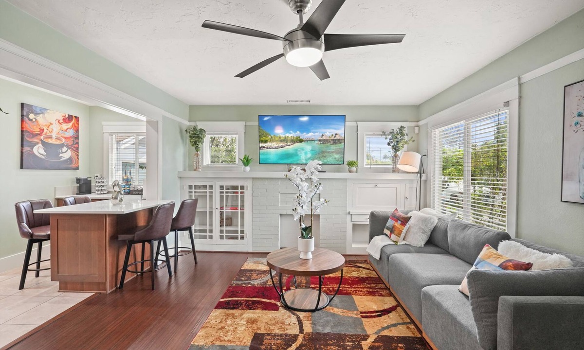 Belmont Heights House | Mins to Belmont Shore - Firepit - Game Room - BBQ - Free Parking - FIFA 2026!