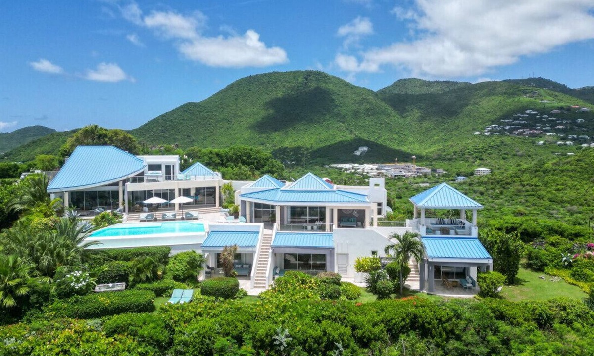 Grand Case Villa | Ocean 5 Happy Bay 6 Bedroom Villa l Stunning Ocean Views l 2 beaches l close to Grand-Case dining