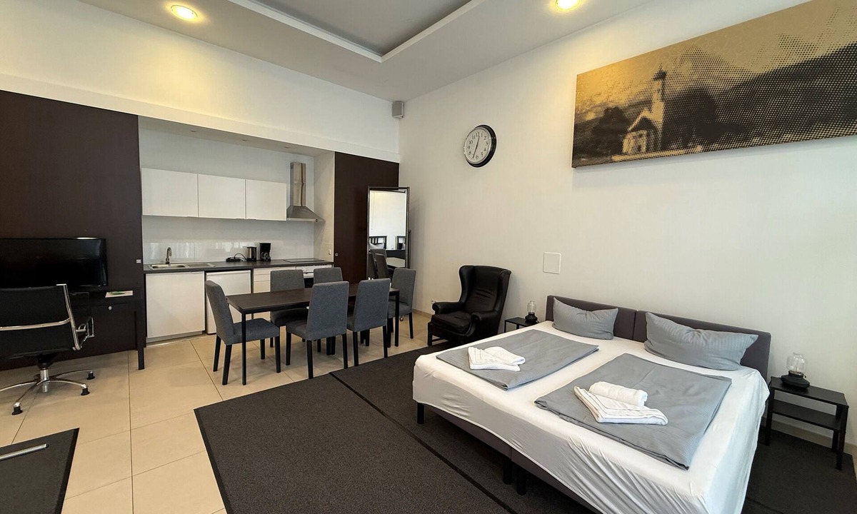 Finsing House | Pension Wess