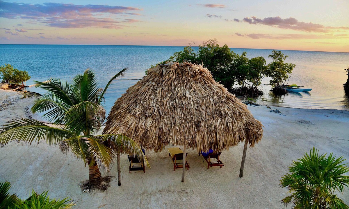 San Pedro Villa | Private Beachfront Villa 6BR Caribbean Beach Palapa Pool/Cook/Pier/Rooftop bar