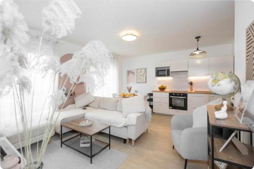 Pierrefitte-sur-Seine Apartment | Private free Parking 4P King size Bed near Stade de France Paris cosy Apt