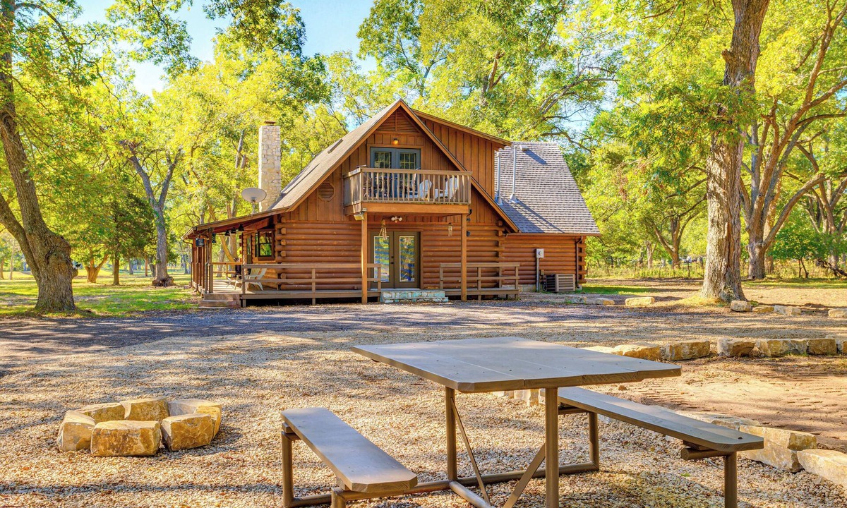 Davis Cabin | 'Rock Creek Lodge' 1 Mi to Lake of the Arbuckles!
