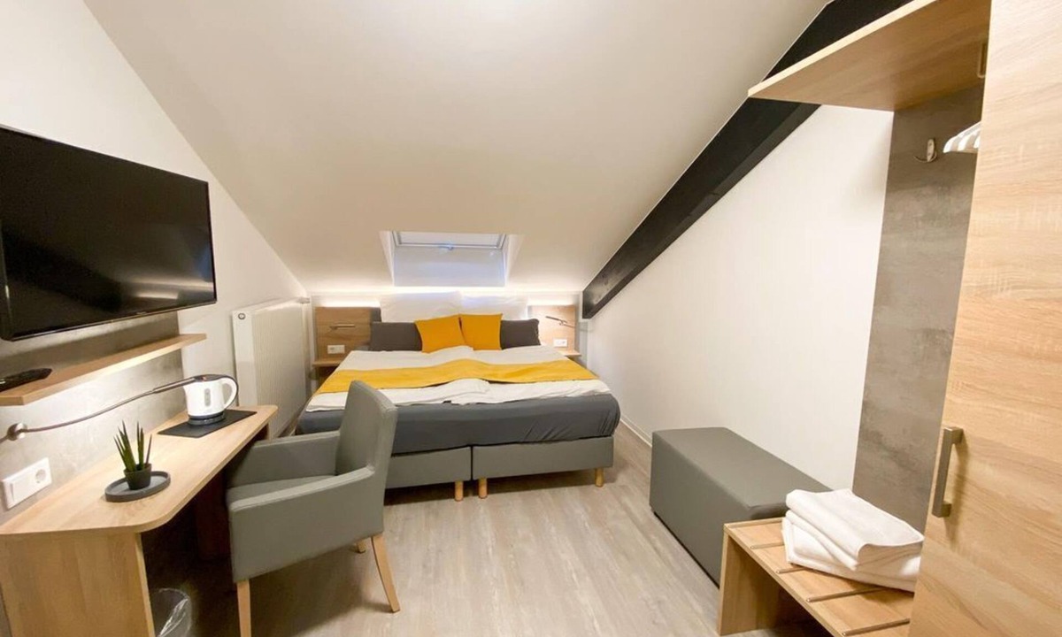 Breitscheid House | Standard double room, shower WC - Boardinghouse Breitscheid