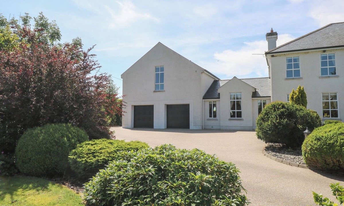 Claremorris Cottage | THE EAST WING APARTMENT, family friendly in Claremorris, County Mayo