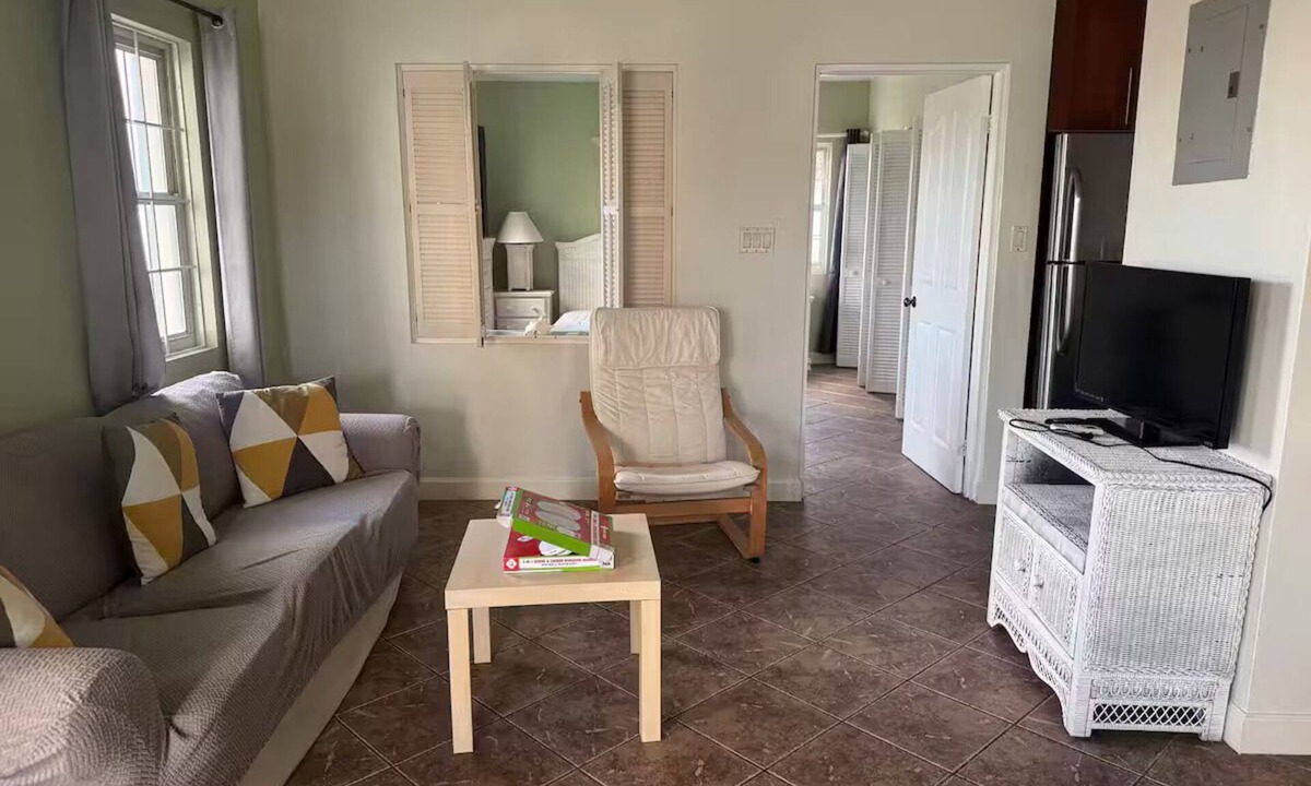 Crosbies Apartment | The Palms apt 1