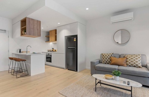 South Melbourne Apartment | 1-Bed Resort with Study and Gym