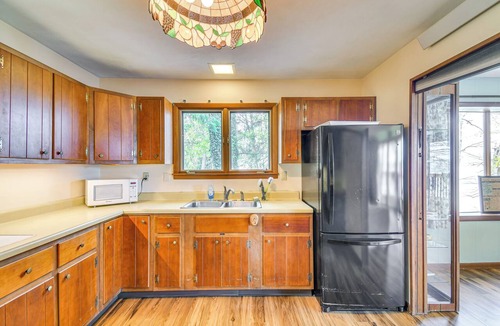 Trumansburg Cottage | < 1 Mi to State Park: Trumansburg Cottage w/Deck!