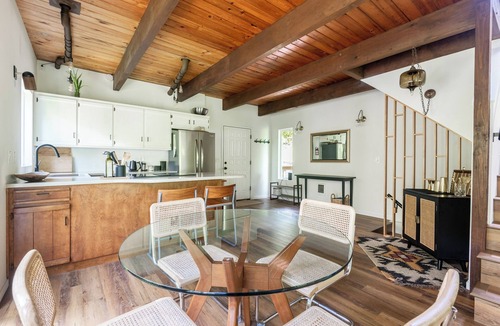 Neskowin House | 5 min walk to beach. Gorgeous outdoor sauna, stylish interior, pet friendly.