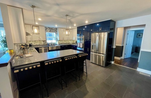 Cape May Court House House | 6,000 Sq.ft. 18 Guests, 7-Bed, 6-Bath, Pool, Spa, Outdoor Kitchen, Garden, WIFI.