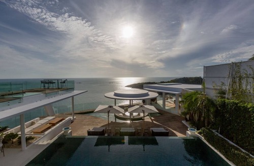 Moo 5 Villa | 7 bedroom Oceanfront