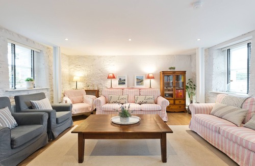 Duleek Cottage | A Unique Thatched Cottage close to Newgrange & Dublin Airport