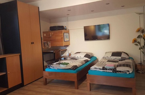 Mueggelheim Apartment | Bohne's '2er Müggelwaldzimmer' ruhiges und gemütliches Appartement in Köpenick mit Gartenplatz