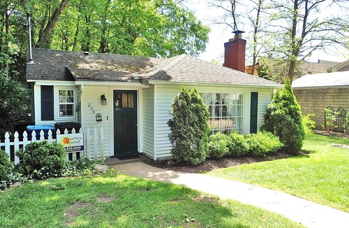 Saugatuck Cottage | Charming 2B/1B Cottage, Private Patio, Downtown, OffStreet Parking, Dog Friendly