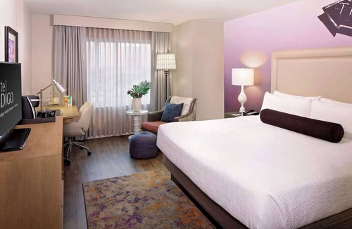 Red River Cultural District Hotel | Close to UT Austin + Rooftop Pool. Bar. Dining.