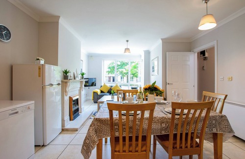 Roscoe House | Comfortable Stay in Galway City