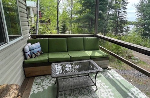 Falcon Lake Cabin | Cozy Lakefront Cabin 20km North of Kenora Ontario