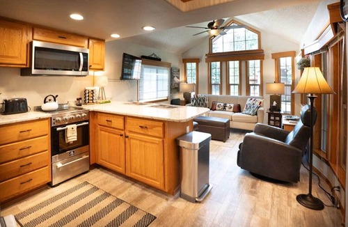 Breckenridge Ski Chalet | Dog-Friendly Cabin near Breckenridge Gondola, hiking, bike trails.