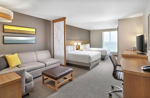 North Central Edmonton Hotel | DoubleTree by Hilton Edmonton Downtown