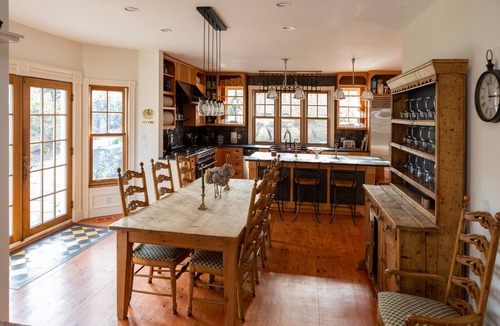 Tisbury House | Downtown Captain's Mansion- The Dexter- Family, event, and pet friendly