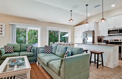 Holmes Beach House | Egret's Landing -Beach Days, Private Poolside Nights & Island Memories