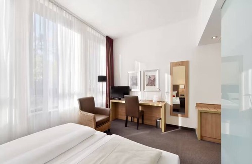 Obersendling Hotel | Make Yourself at Home in This Inviting Travel Retreat! Pets Are Welcome!