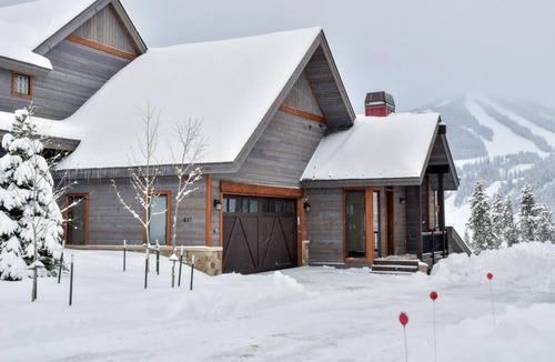 Winter Park Ski Chalet | New Luxury Villa 617 Next To Resort/Hot Tub & Views - $500 FREE Activities & Equipment Rentals Daily