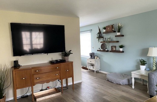 Glenn Haven Shores House | Pet Friendly! Summer home near the beaches of South Haven, and Saugatuck
