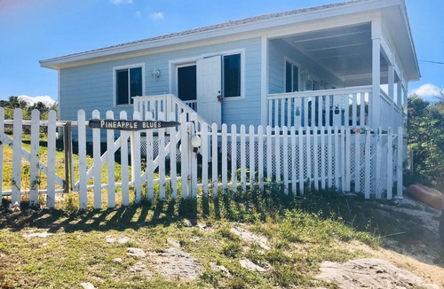 Rainbow Bay Cottage | Pineapple Blues.Big Bang for your Buck