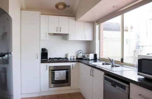 Currambine House | Quiet and private house. Walk to train & shops 5 minutes by car to beach. 2.