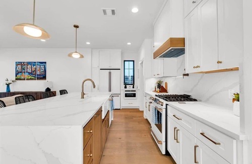 Blackshear-Prospect Hill House | Sleeps19, Pool, Game Room, Luxe 5BR Retreat