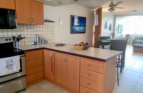 Pole Ojea Apartment | Spacious 3 bedrooms penthouse, near Combate Beach: Pools, Fun & Amazing Sunsets