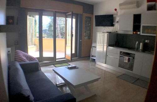 Zona LIII Tomba di Nerone Apartment | Spacious and bright studio flat in Rome
