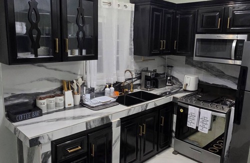 Galina House | TRANQUILITY DREAM 2-bedroom house in gorgeous Galina with AC and WI-FI