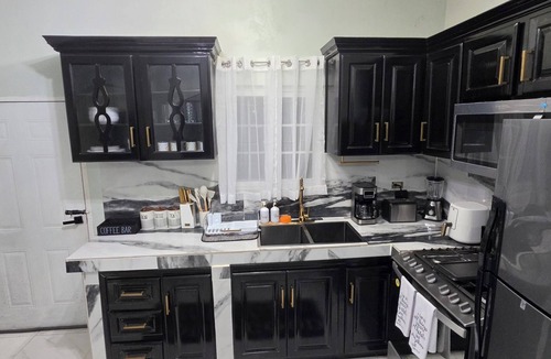 Galina House | TRANQUILITY DREAM 2-bedroom house in gorgeous Galina with AC and WI-FI