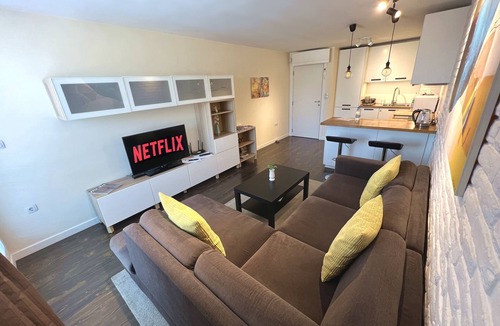 Sofia City Center Apartment | Unique Luxurious Jacuzzi PENTHOUSE DUPLEX in City Center! 2 BATHS! Free PARKING!