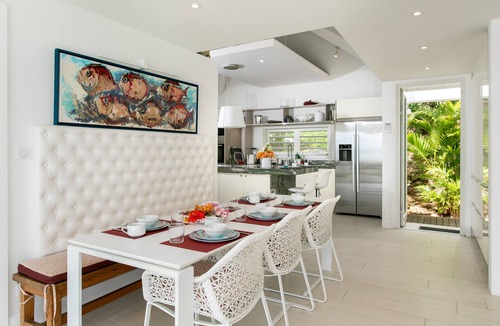 Orient Bay House | VILLA MANGO Lightful Enjoy breathtaking view on Orient Bay & walk to the beach .