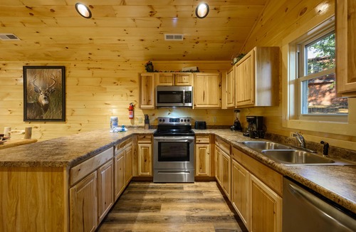 Pigeon Forge Cabin | We love Dogs! Hot Tub, Pool Table, Media Room, Easy Access | Free Tickets!