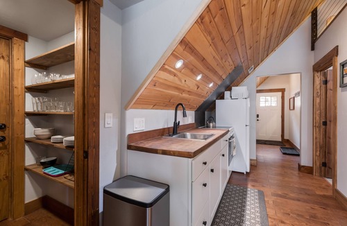 Kalispell Apartment | Wooded acreage with creek- 10 minutes to town
