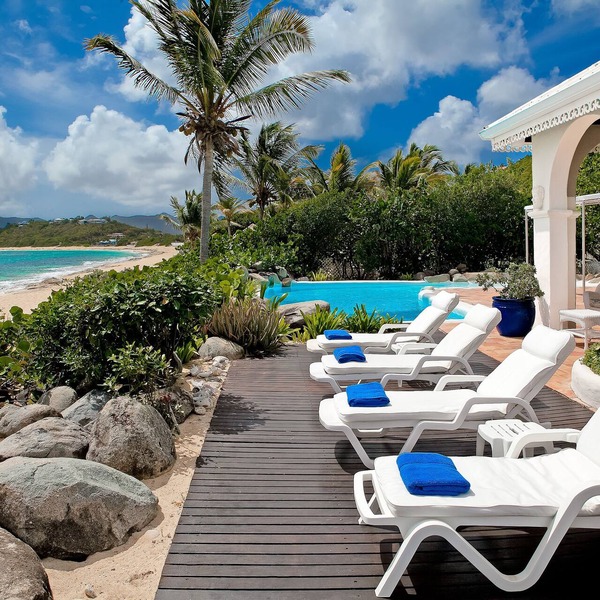 Villa La Mission - Magnificent 5-bedroom villa with private beach