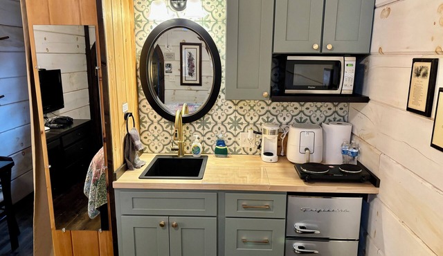 #1 Olga - *New Kitchen* Tiny Home Cottage