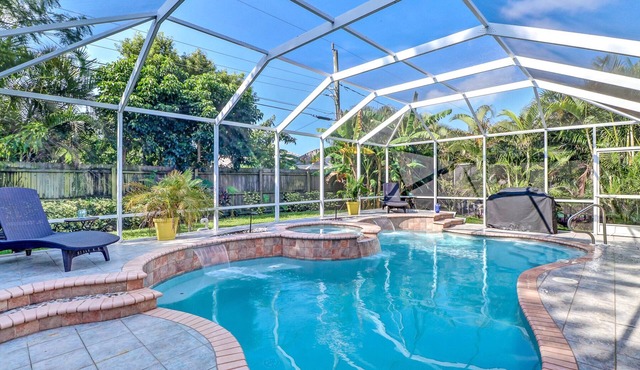 129/n from 189/n ! in August Naples Park, Heated Pool, Jacuzzi, close to beach !