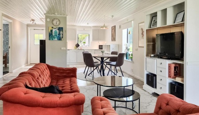 2 Bedroom Beautiful Apartment In Floda
