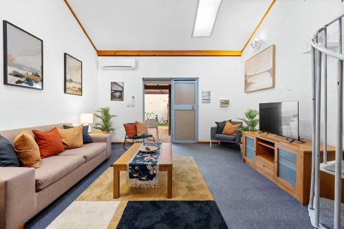 22 Cottesloe - 1BDR Beach - WITH WIFI