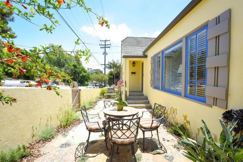 4 Bdr 2 Bth in heart of Hilcrest 10 minutes from balboa park