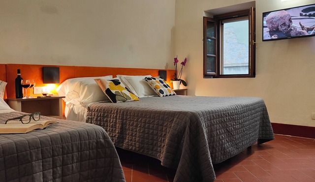 A comfortable standard triple room just a stone's throw from the center of Volterra