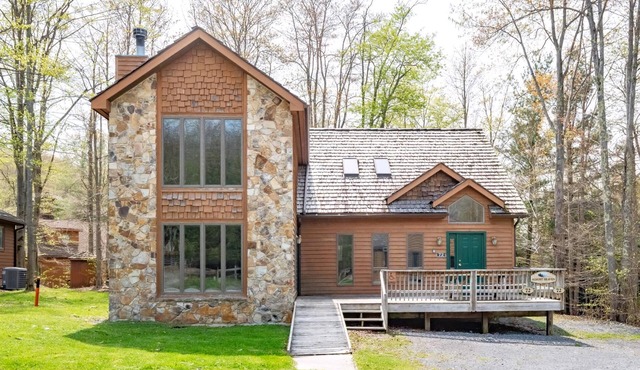 Almost Heaven - 72 Brookside Road Almost Heaven - Hot Tub, Fireplace, Handicap Accessible, Pet Friendly